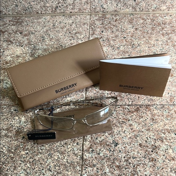 NWT Burberry signature frame slight brown gradient eyeglasses with case - Picture 1 of 16